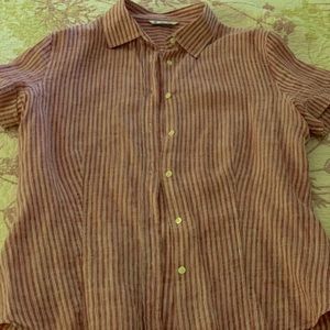 Beautiful Loro Piana Italian made linen button down shirt